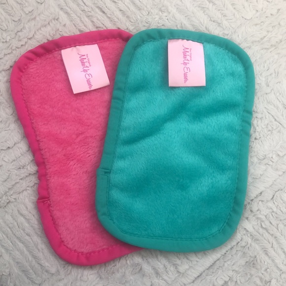 The Original MakeUp Eraser -2 piece set -NEW in box -great pink and green colors - Picture 3 of 16